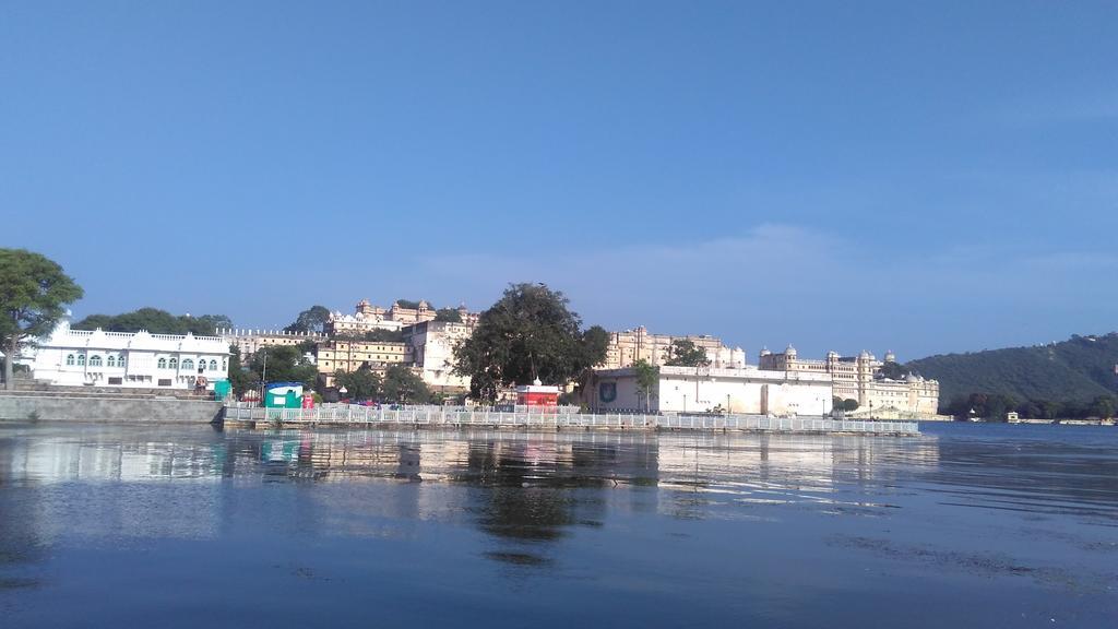 Lake Face Udaipur Exterior photo