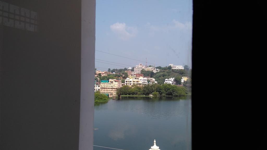 Lake Face Udaipur Exterior photo